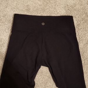 lululemon black size 4 leggings